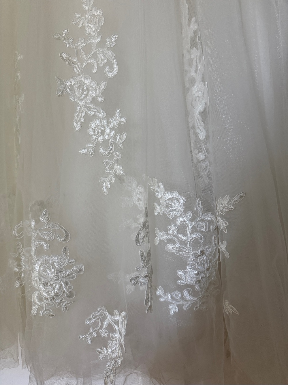 White Tulle Flower Girl Dress with Lace Cap Sleeves - Picture 3 of 12